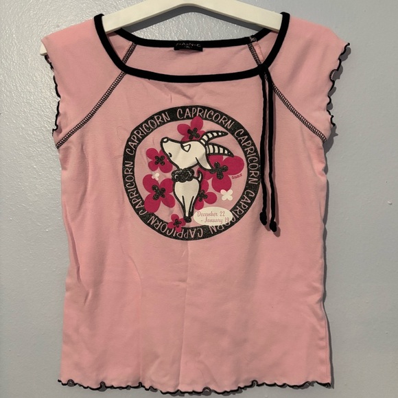 dELiA*s Pink Graphic Fitted T-Shirt y2k - Picture 1 of 3